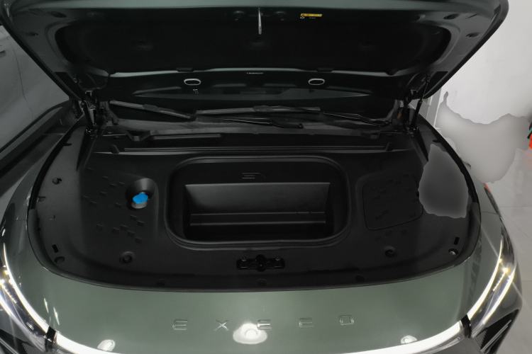 Used EXEED Star Era ES 2024 Max Long-Range Version Engine Bay