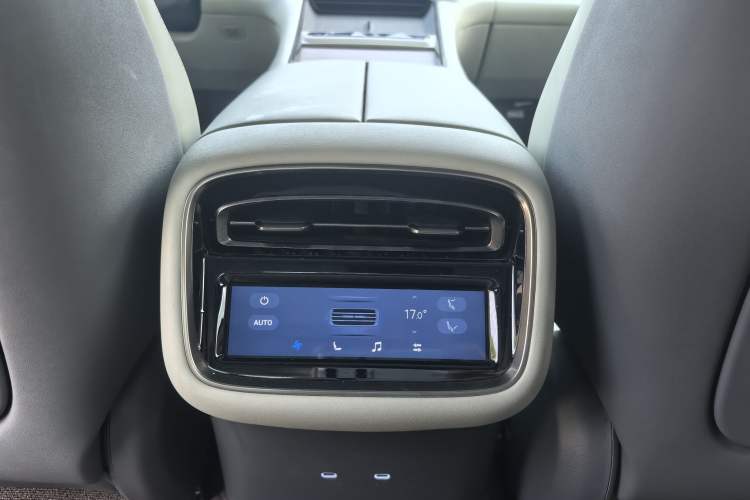 Used EXEED Star Era ES 2024 Max Long-Range Version Interior 3
