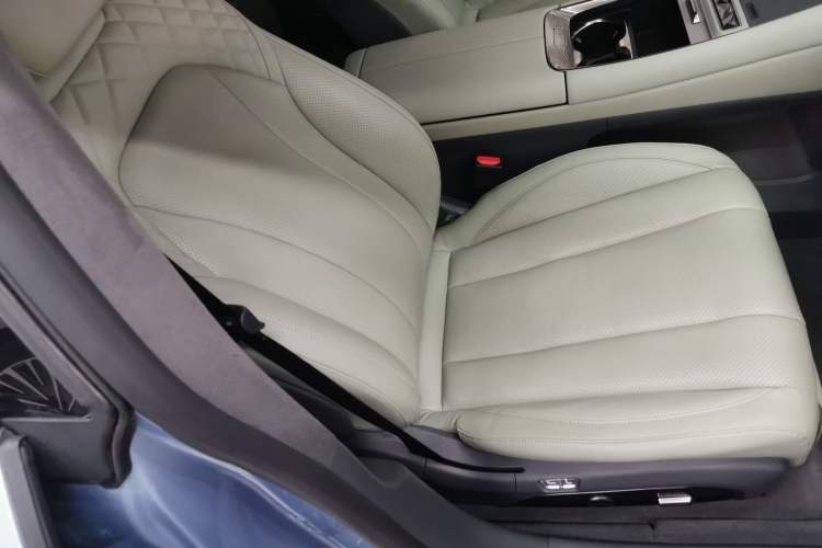 Used EXEED Star Era ES 2025 Pure Electric Ultra Flagship 100 kWh Right Front Seat