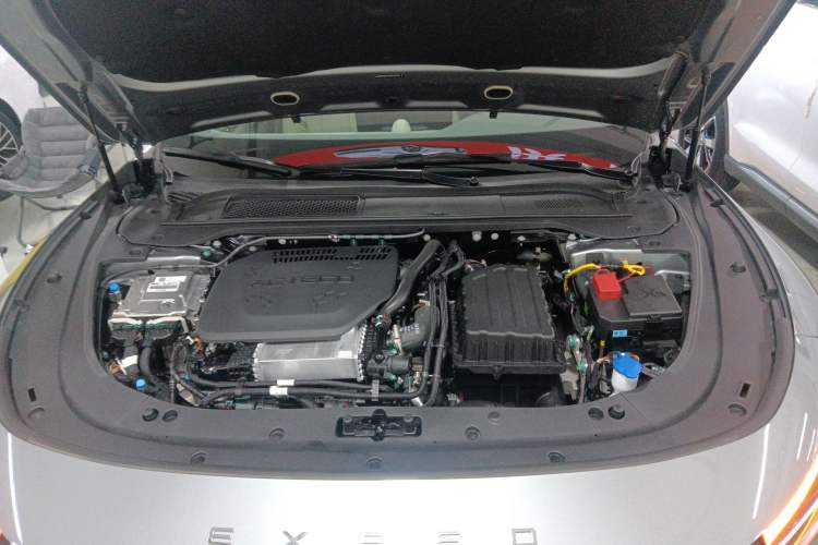 Used EXEED Star Era ES 2025 Extended-Range Max Urban Assisted Driving Engine Bay