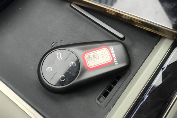 Used EXEED Star Era ES 2025 Pure Electric Ultra Flagship 100 kWh Vehicle Key