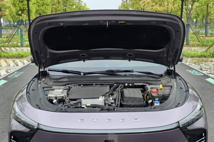 Used EXEED Star Era ES 2025 Extended-Range Max Urban Assisted Driving Engine Bay