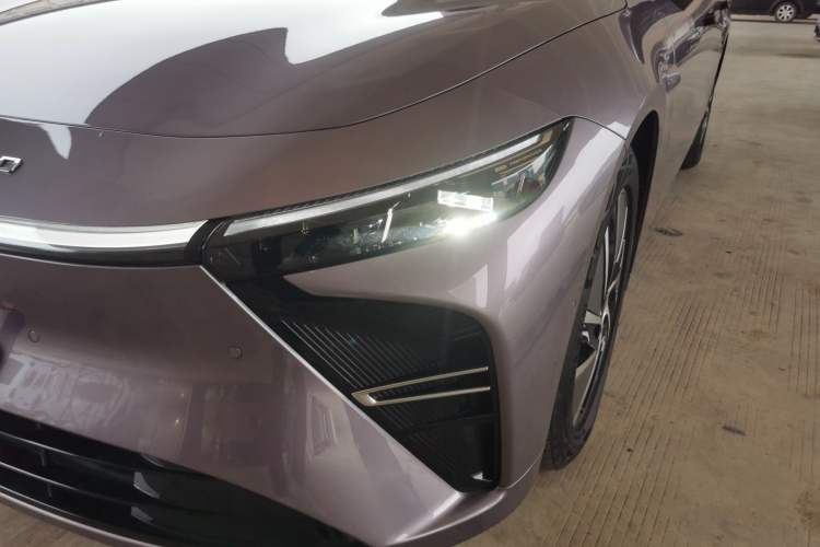 Used EXEED Star Era ES 2025 Extended-Range Max Urban Assisted Driving Left Front Headlight