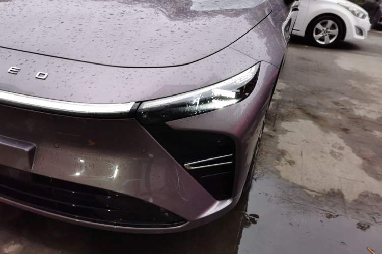 Used EXEED Star Era ES 2025 Extended-Range Max Urban Assisted Driving Left Front Headlight