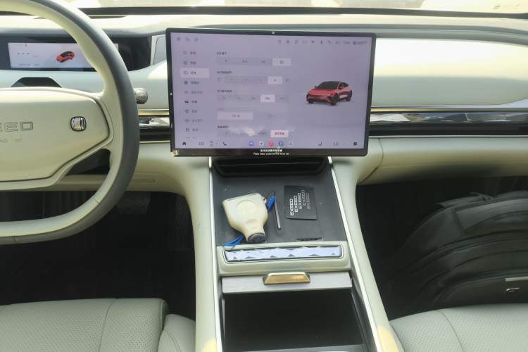Used EXEED Star Era ES 2025 Pure Electric Pro Urban Driving Assistance 77 kWh Audio And AC Panel
