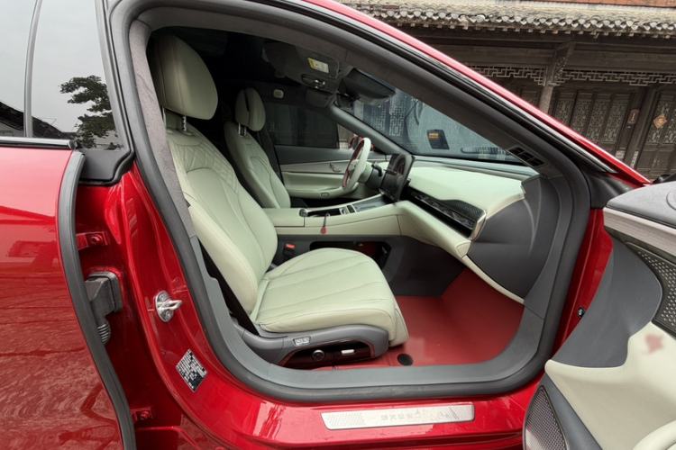 Used EXEED Star Era ES 2025 Pure Electric Pro 77 kWh Interior 2