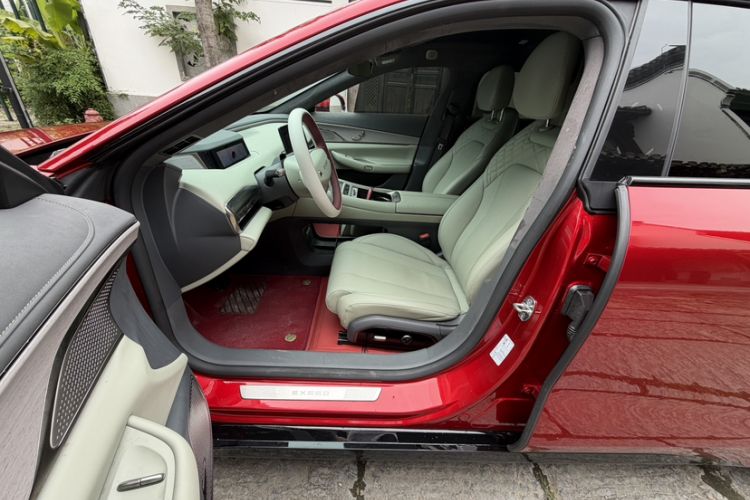 Used EXEED Star Era ES 2025 Pure Electric Pro 77 kWh Interior 5