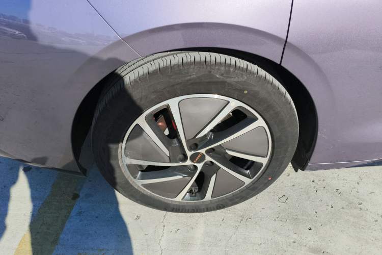 Used EXEED Star Era ES 2025 Extended-Range Ultra Four-Wheel-Drive Flagship Right Rear Wheel Hub