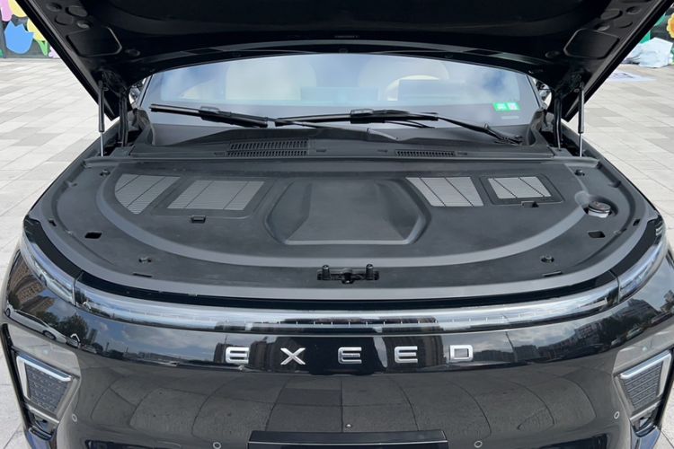 Used EXEED Star Era ET 2024 Extended-Range 240 Ultra All-Wheel Drive Engine Bay