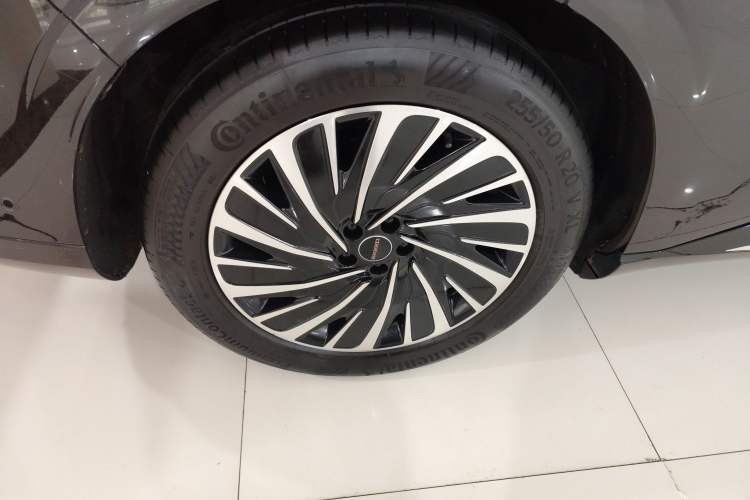Used EXEED Star Era ET 2024 Extended-Range 240 Ultra All-Wheel Drive Exterior 5