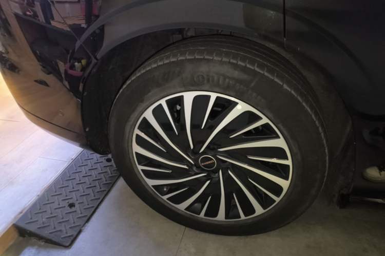 Used EXEED Star Era ET 2024 Extended-Range 240 Ultra All-Wheel Drive Exterior 5