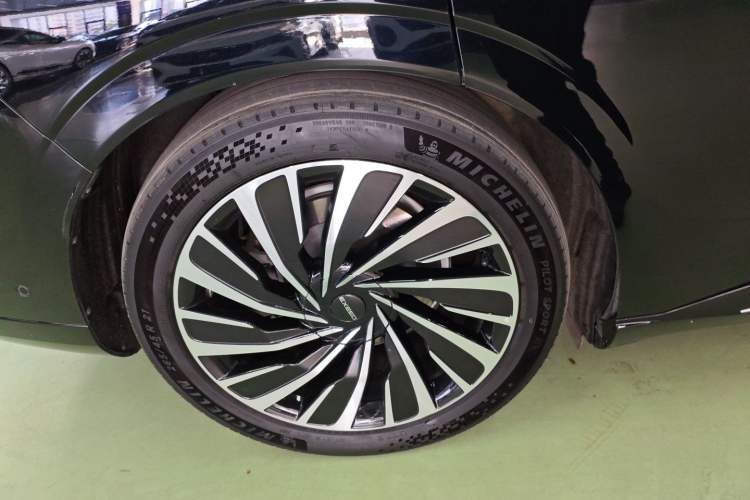 Used EXEED Star Era ET 2024 All-Electric 655 Ultra Exterior 8