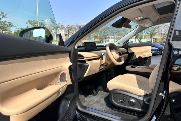 Used EXEED Star Era ET 2024 Range-Extended 200 Pro+ Interior 2