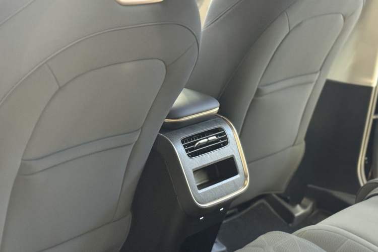 Used EXEED Star Era ET 2024 Range-Extended 200 Pro Interior 4