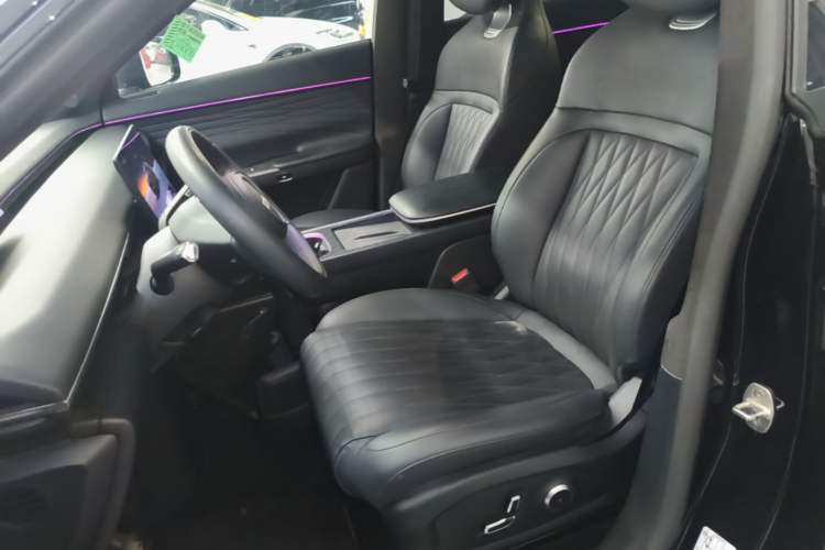 Used EXEED Star Era ET 2024 Extended-Range 240 Ultra All-Wheel Drive Left Front Seat