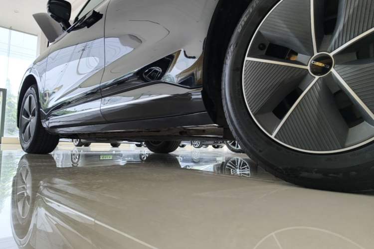 Used EXEED Star Era ET 2024 Range-Extended 200 Plus Left Side Sill