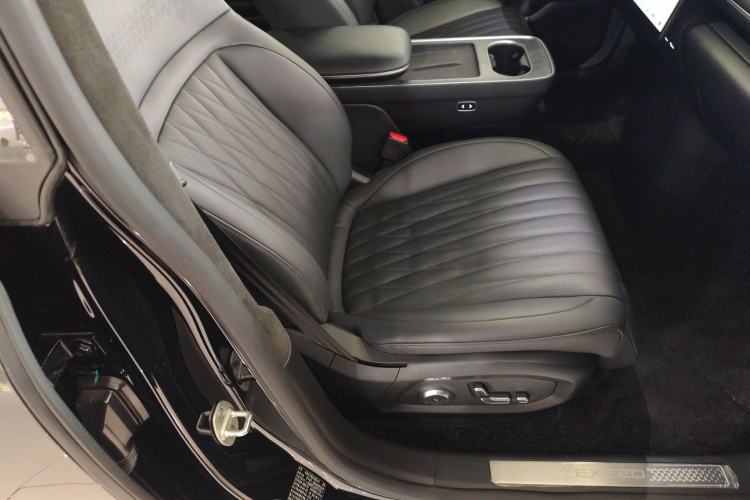 Used EXEED Star Era ET 2024 Extended-Range 240 Ultra All-Wheel Drive Right Front Seat