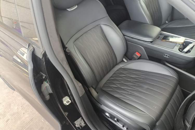 Used EXEED Star Era ET 2024 Extended-Range 240 Ultra All-Wheel Drive Right Front Seat
