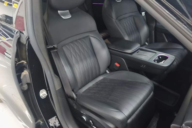 Used EXEED Star Era ET 2024 Extended-Range 240 Ultra All-Wheel Drive Right Front Seat