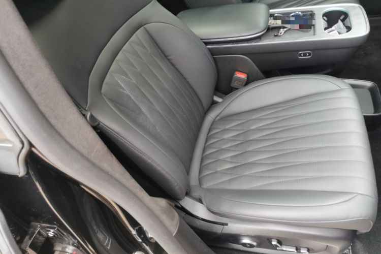 Used EXEED Star Era ET 2024 Extended-Range 240 Ultra All-Wheel Drive Right Front Seat