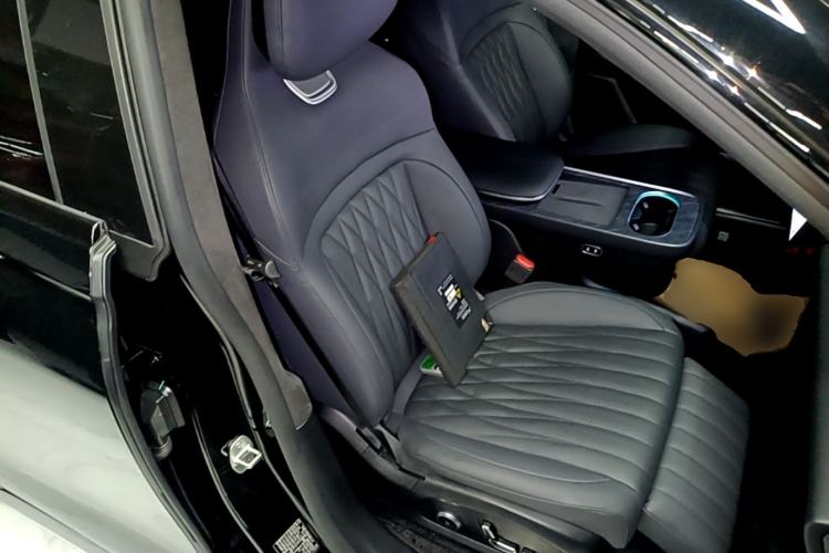 Used EXEED Star Era ET 2024 Extended-Range 240 Ultra All-Wheel Drive Right Front Seat