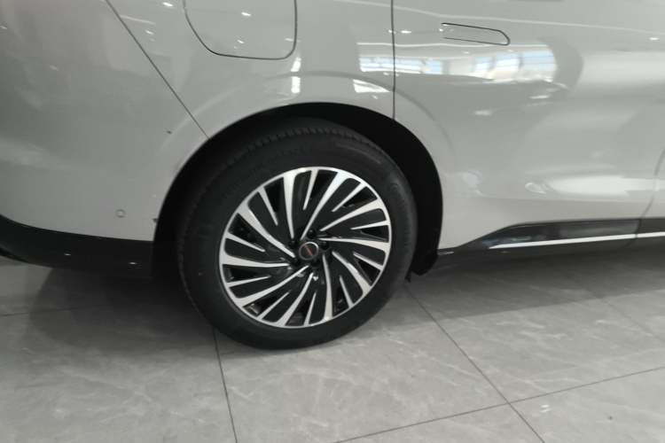 Used EXEED Star Era ET 2024 Extended-Range 240 Ultra All-Wheel Drive Exterior 4