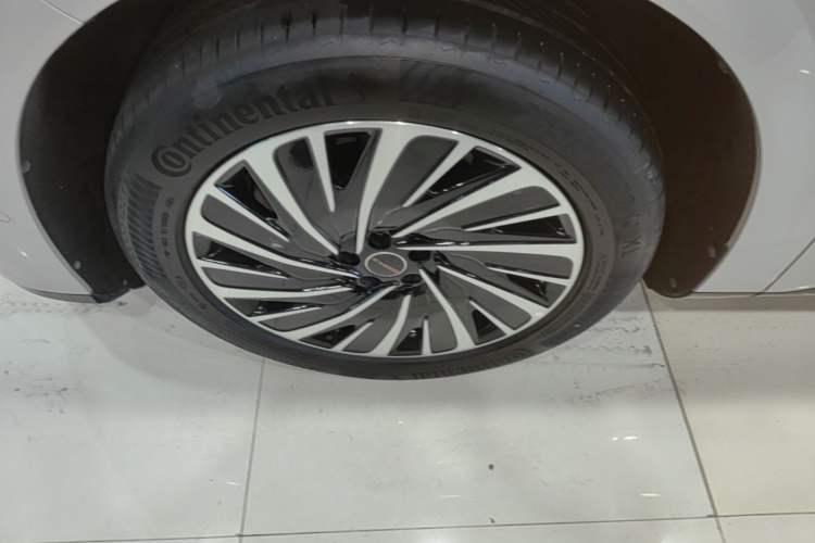 Used EXEED Star Era ET 2024 Extended-Range 240 Ultra All-Wheel Drive Exterior 4