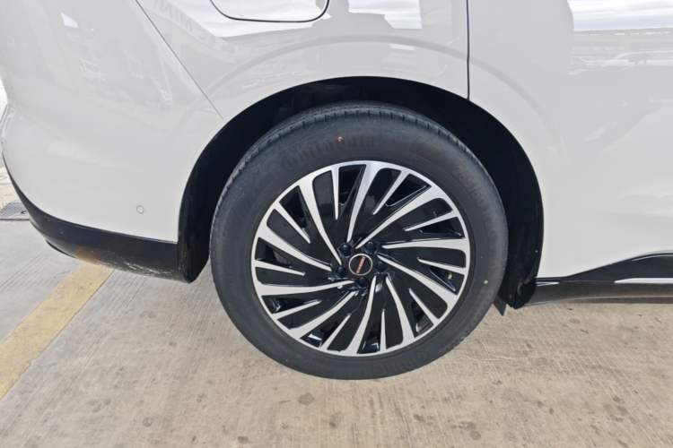 Used EXEED Star Era ET 2024 Extended-Range 240 Ultra All-Wheel Drive Exterior 5