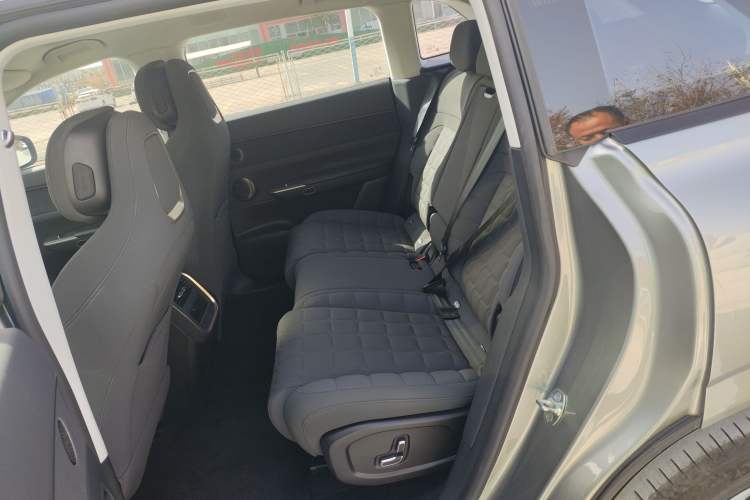 Used EXEED Star Era ET 2024 Range-Extended 200 Pro Interior 4