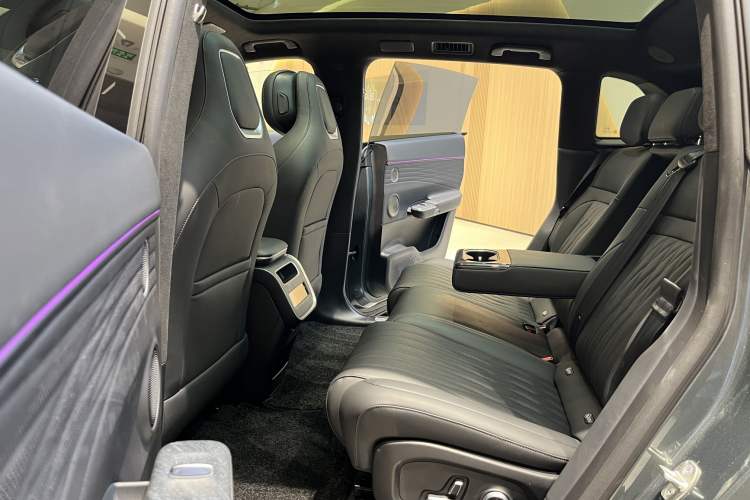 Used EXEED Star Era ET 2024 Extended-Range 240 Ultra All-Wheel Drive Interior 5
