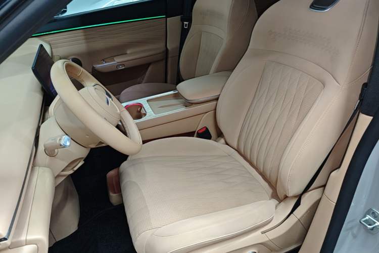 Used EXEED Star Era ET 2024 Extended-Range 240 Ultra All-Wheel Drive Left Front Seat