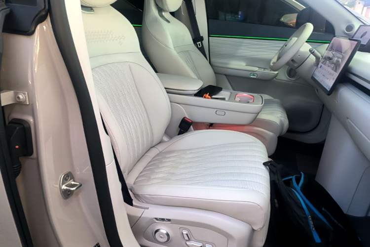 Used EXEED Star Era ET 2024 Range-Extended 240 Max All-Wheel Drive Right Front Seat