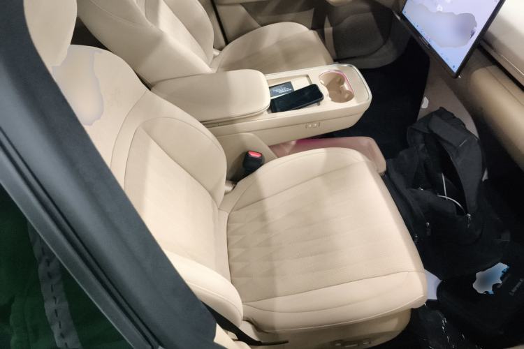 Used EXEED Star Era ET 2024 Extended-Range 240 Ultra All-Wheel Drive Right Front Seat
