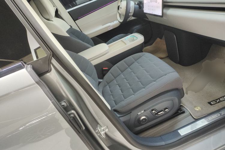Used EXEED Star Era ET 2024 Pure Electric 540 Pro All-Wheel-Drive Version Right Front Seat