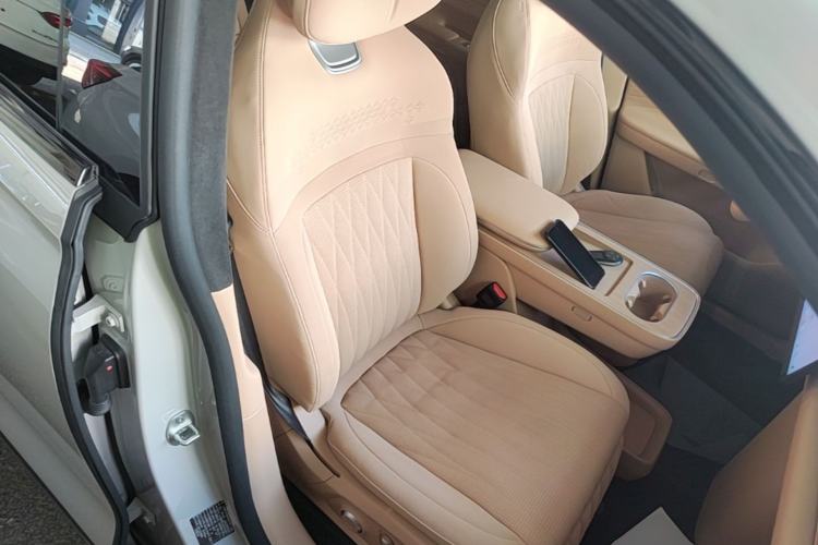 Used EXEED Star Era ET 2024 Extended-Range 240 Ultra All-Wheel Drive Right Front Seat