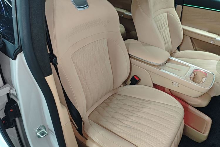 Used EXEED Star Era ET 2024 Extended-Range 240 Ultra All-Wheel Drive Right Front Seat