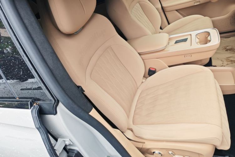 Used EXEED Star Era ET 2024 Extended-Range 240 Ultra All-Wheel Drive Right Front Seat
