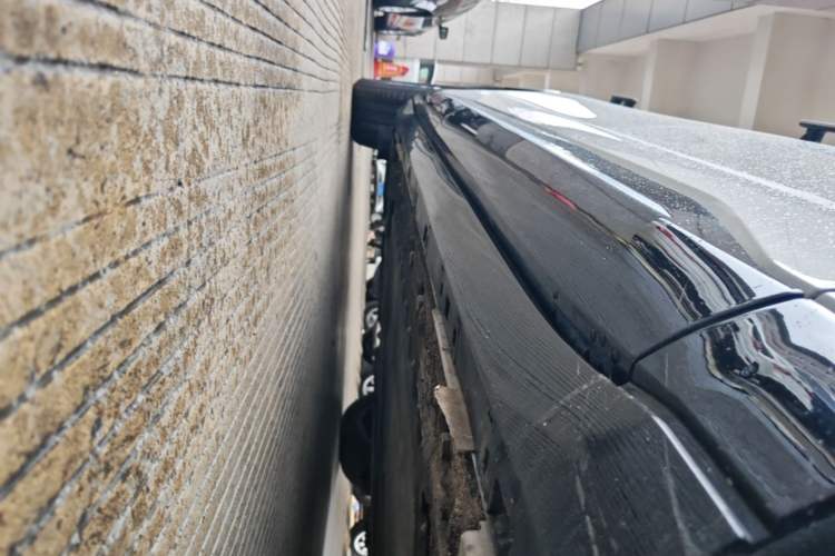 Used EXEED Star Era ET 2024 Extended-Range 240 Ultra All-Wheel Drive Right Side Sill