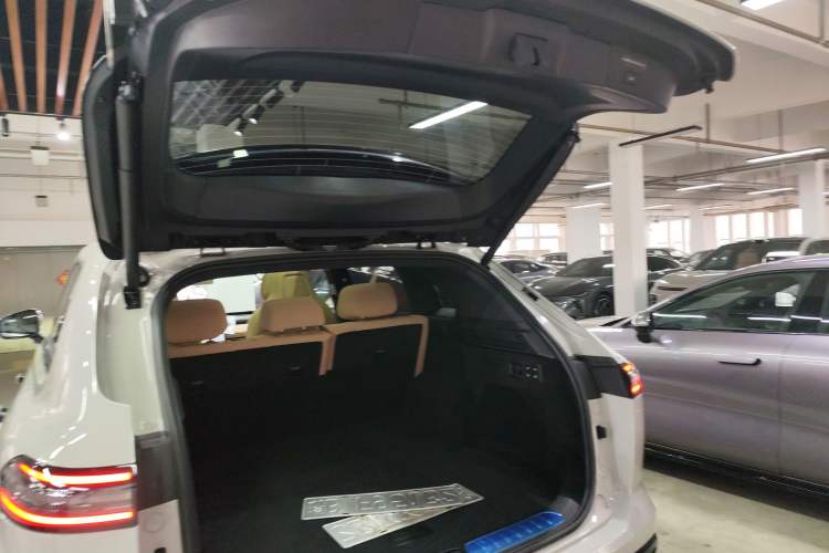 Used EXEED Star Era ET 2024 Extended-Range 240 Ultra All-Wheel Drive Trunk
