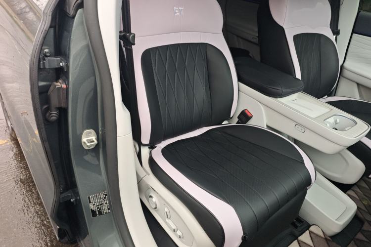 Used EXEED Star Era ET 2024 Range-Extended 240 Max All-Wheel Drive Right Front Seat