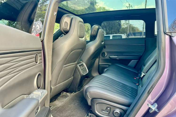 Used EXEED Star Era ET 2024 Extended-Range 240 Ultra All-Wheel Drive Interior 3