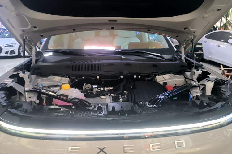 Used EXEED Star Era ET 2024 Range-Extended 240 Max All-Wheel Drive Engine Bay