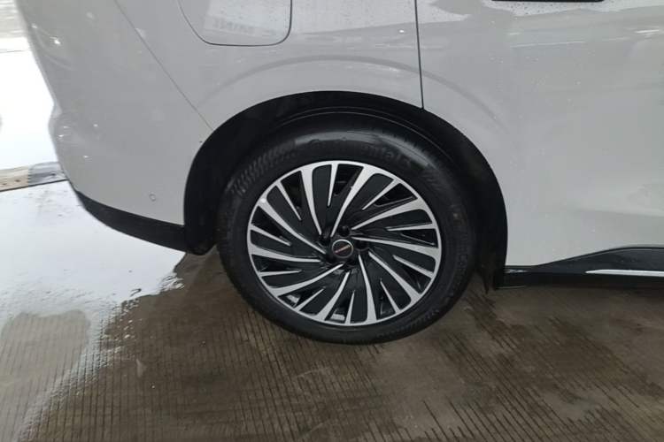 Used EXEED Star Era ET 2024 Extended-Range 240 Ultra All-Wheel Drive Exterior 2