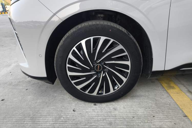 Used EXEED Star Era ET 2024 Extended-Range 240 Ultra All-Wheel Drive Exterior 3
