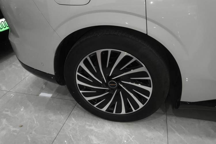 Used EXEED Star Era ET 2024 Extended-Range 240 Ultra All-Wheel Drive Exterior 4