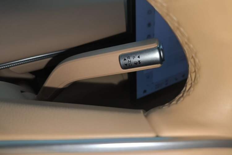 Used EXEED Star Era ET 2024 Extended-Range 240 Ultra All-Wheel Drive Gear Lever