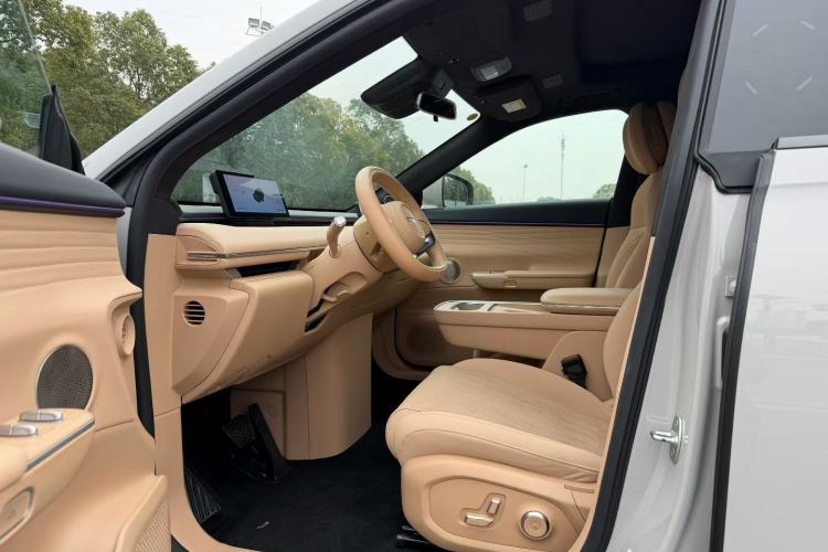 Used EXEED Star Era ET 2024 Extended-Range 240 Ultra All-Wheel Drive Interior 2