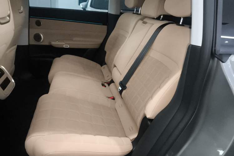 Used EXEED Star Era ET 2024 Range-Extended 200 Pro Interior 4