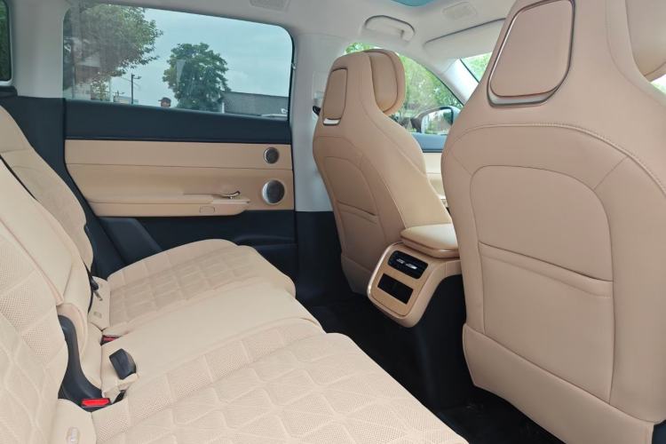Used EXEED Star Era ET 2024 Extended-Range 240 Ultra All-Wheel Drive Interior 4
