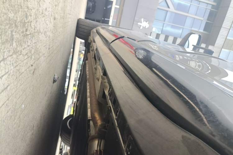Used EXEED Star Era ET 2024 Extended-Range 240 Ultra All-Wheel Drive Left Side Sill